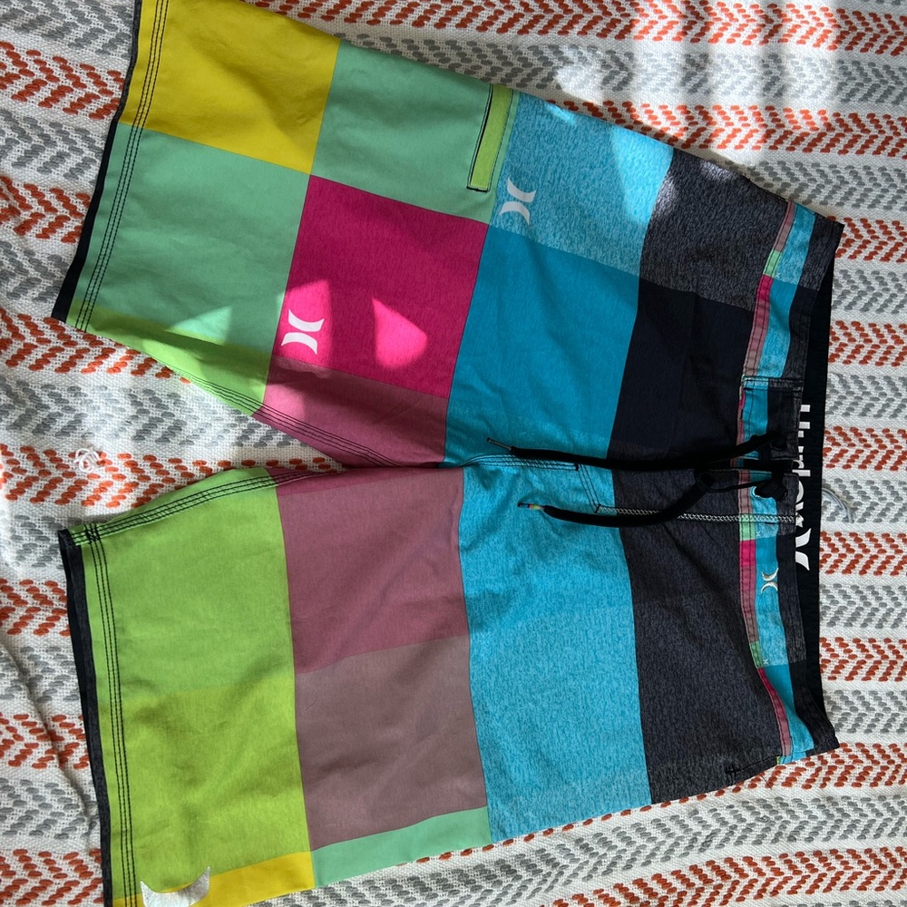 Hurley men’s swim trunks